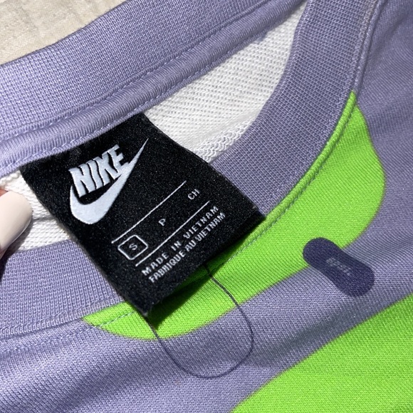 Geometric Nike Sweatshirt - Picture 2 of 3
